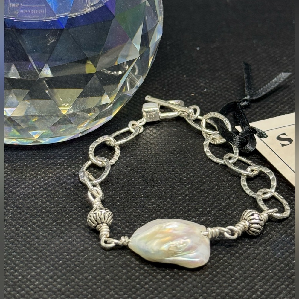 Large Freshwater Pearl and silver bracelet